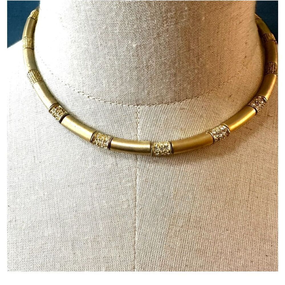Gold tone vintage bib necklace
